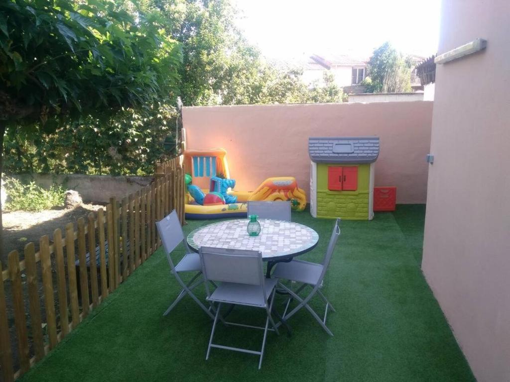 Appartement 60M2 Rdc Avec Jardin Saint-Génis Eksteriør billede